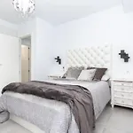 Cubo's Cozy & Modern Sol De Malaga * 托雷莫利诺斯